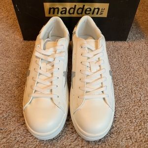 Adorable star sneakers